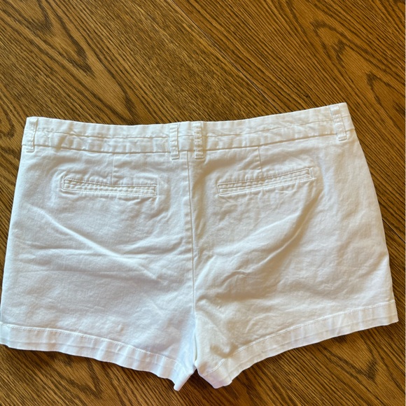 Gap women’s shorts. - Picture 5 of 6